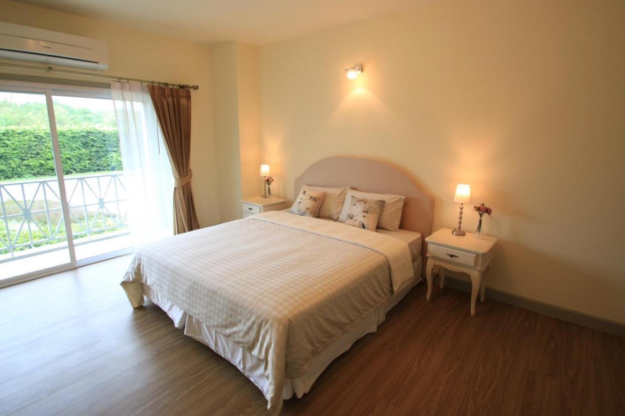 Appartamento Baan Rub Lom By Jane Pak Chong Esterno foto
