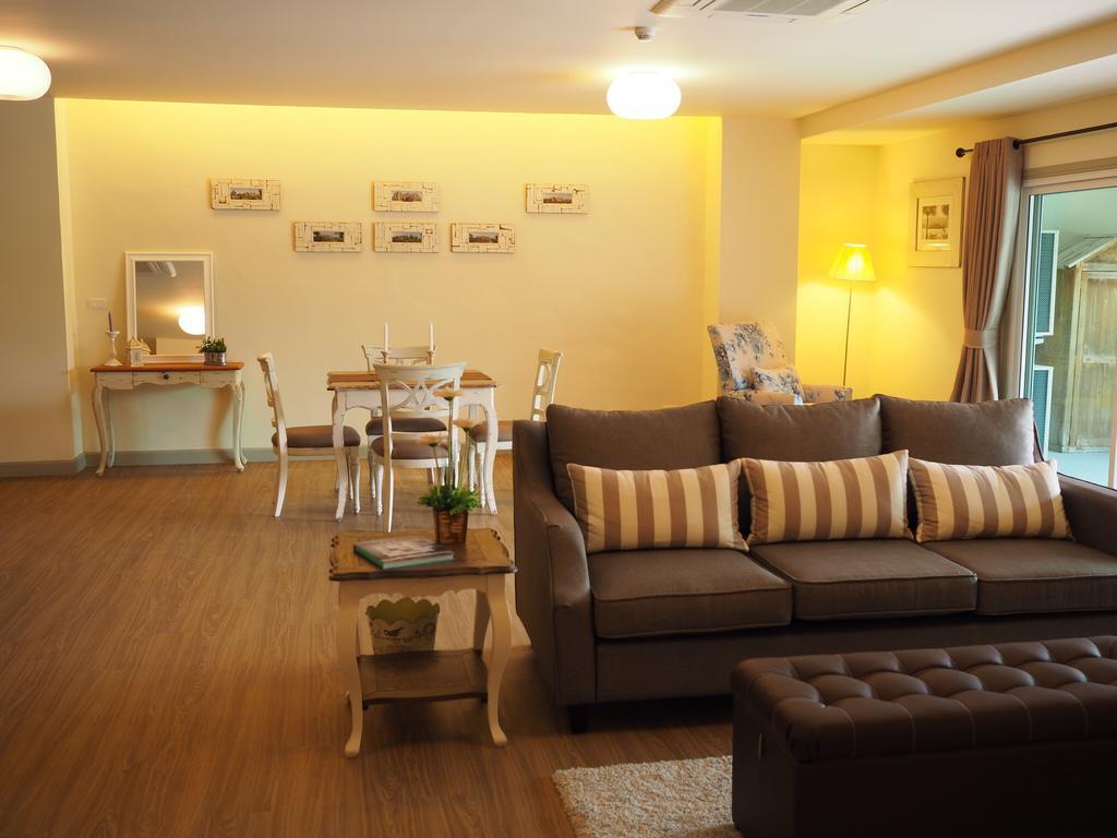 Appartamento Baan Rub Lom By Jane Pak Chong Esterno foto